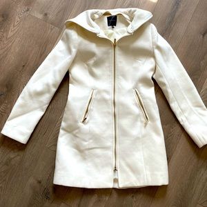 Like New Cream/White Gorgeous Zip Peacoat with gold accents